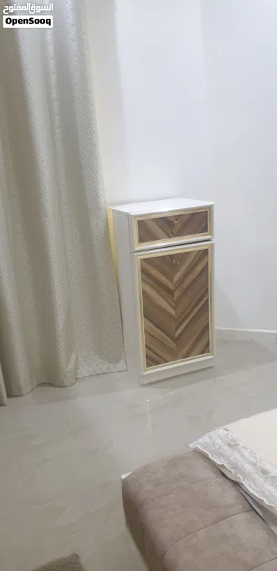للبيع غرفه نوم كامل مستخدمه بحاله جيده مع كل ملحقاتها 4