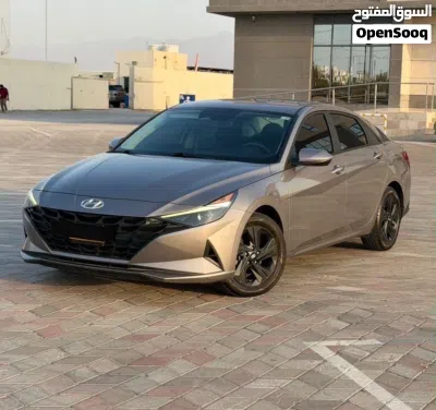 Hyundai Elantra SEL 2