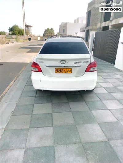 Toyota Yaris Basic 4