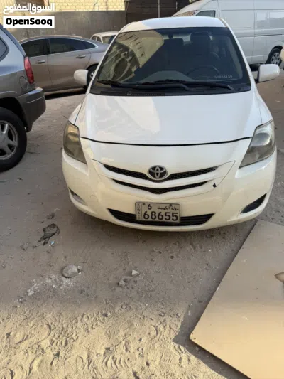 Toyota Yaris Basic 4