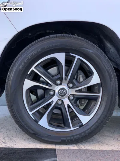 Toyota Land Cruiser VXR 4