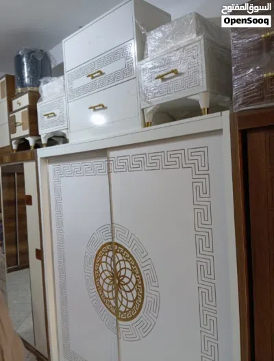 غرفة نوم mdf أنيقة و بجودة عالية بمنظم ملابس من الحجم الكبير 1.80/210و سرير بقياس 140/190 3