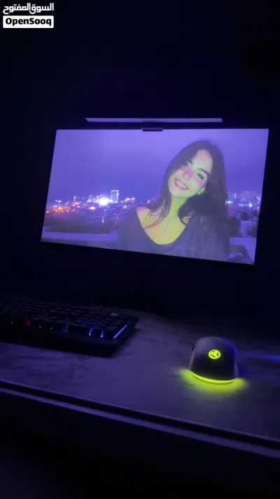 شاشة مع ستاند 144 hz مقاس 24 4