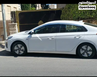 Hyundai Ioniq Standard 2