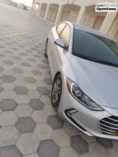 Hyundai Elantra SE 2