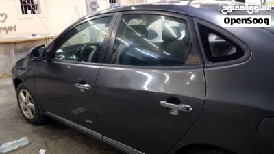 Hyundai Elantra Standard 3