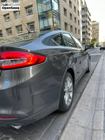 Ford Fusion SE 2