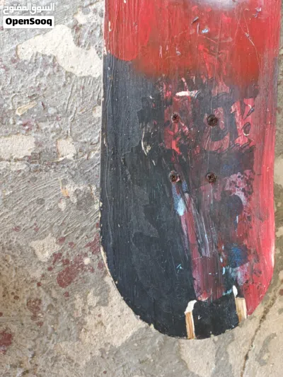 سكيت بورد بطول 77 سم مستعمل بحالة جيدة ومناسب للتعلم والتدريب والتنقل بسعر مناسب و معقول. 2