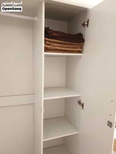 Wooden Wardrobe with Drawer & Keys - Good Condition خزانة ملابس 3