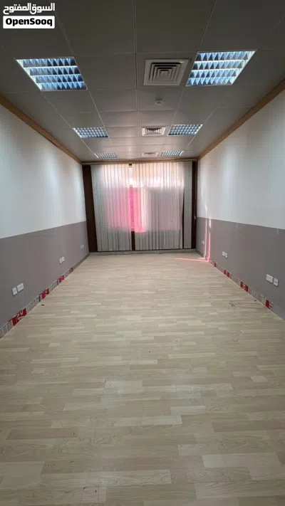 Offices for rent on the main road near Ruwi Roundabout مكاتب للإيجار على الشارع العام 2