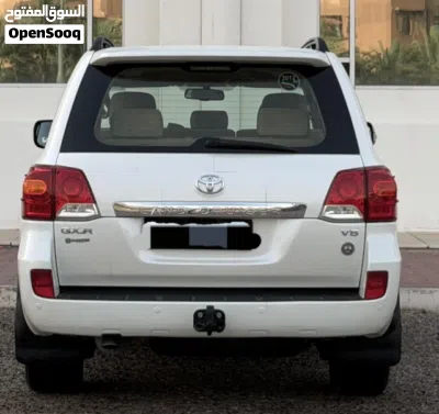 Toyota Land Cruiser GXR 2