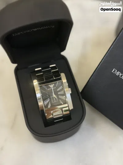 ساعه ماركه جديده غير مستعمله بكرتونها ومرفقاتها وقراطيسها من EMPORio ARMANi للتواصل على الواتساب فقط 3