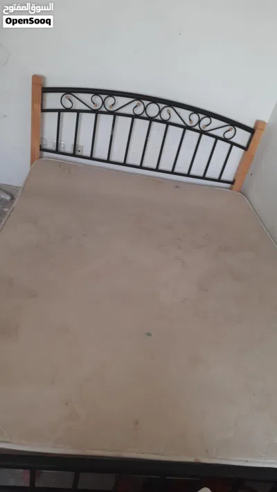 سرير هيكل حديد مع خشب و مرتبه طبيه 3
