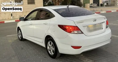 Hyundai Accent Standard 3