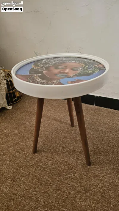 طاولة جانبيه مفرده جديده ونظيفه 3