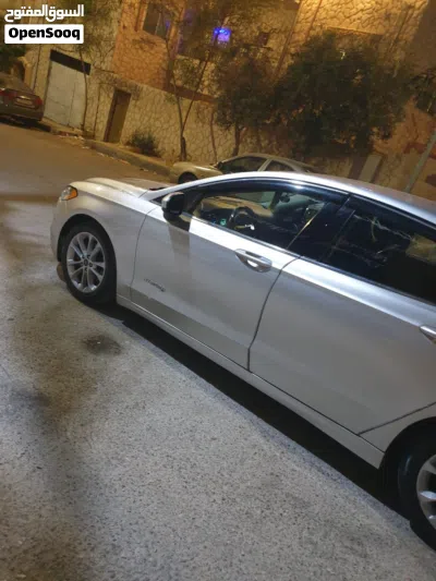 Ford Fusion SE 4