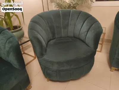 طقم كنب مخمل أخضر بتصميم الصدفة — شبه جديد Green Velvet Sofa Set — Shell Design 2