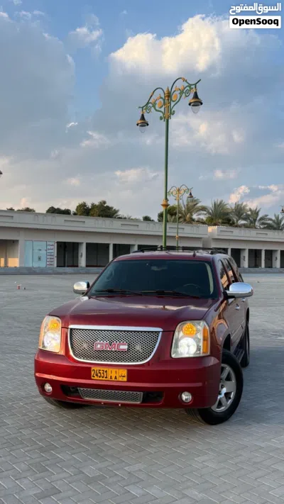 GMC Yukon SLT 2