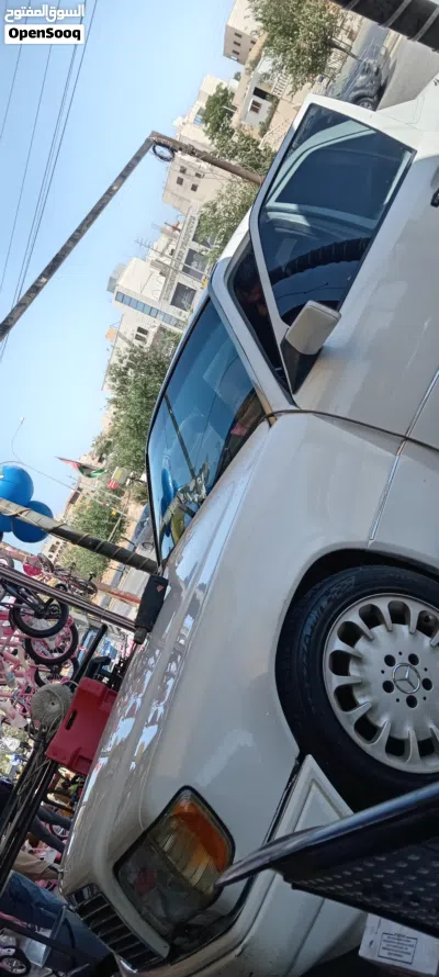 مرسيدس بنز الفئة-E E 200 2