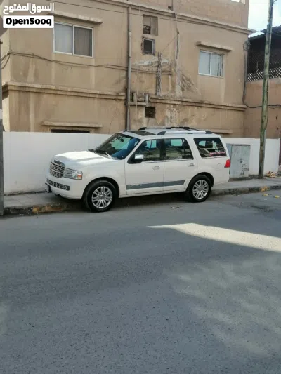 Lincoln Navigator Standard 2