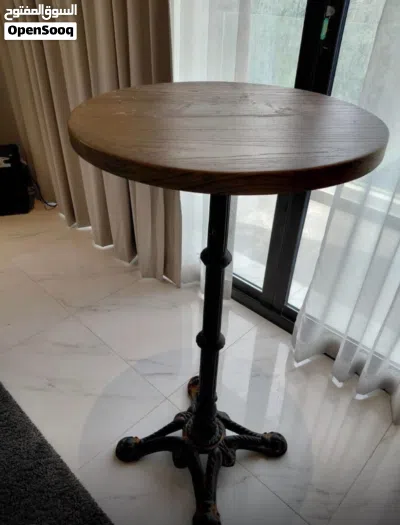 Cast-iron bar table 4