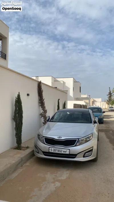 Kia K5 EX 4