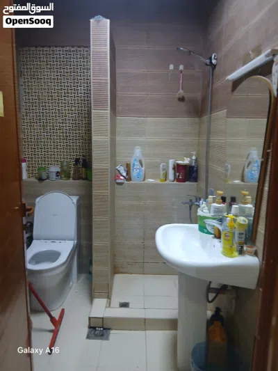 1 room wuth share ketchen 2 bathroom outs8de all shate elecyroc watet and wifi include 2