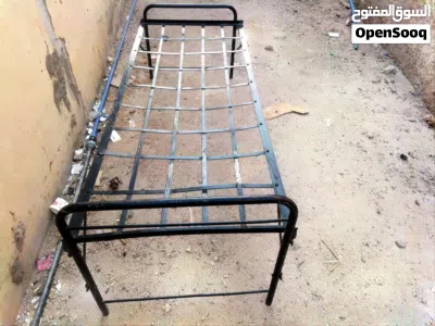 سرير حديد مفرد للبيع عدد اثنان 3