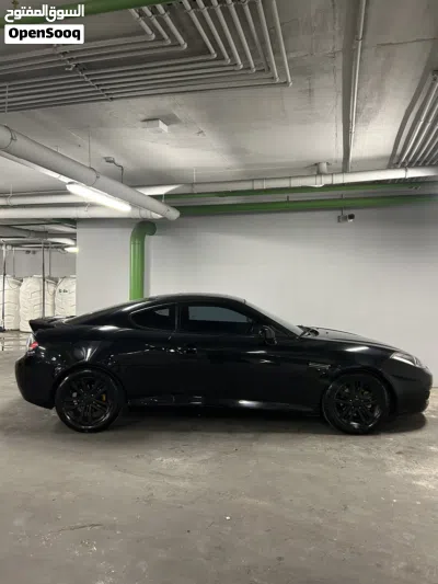 Hyundai Tiburon GT 4