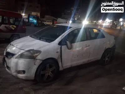 Toyota Yaris Basic 3
