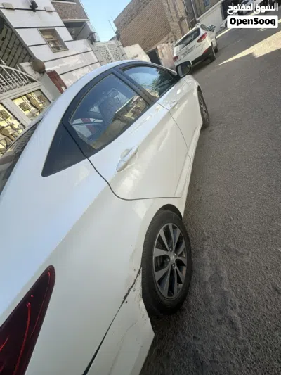 Hyundai Accent SEL 2