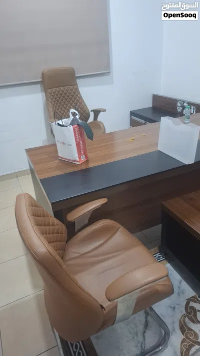 اثاث مكاتب وطاولة اجتماعات مكاتب موظفين 2