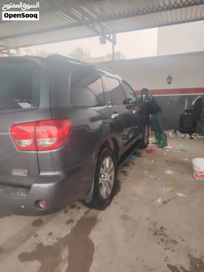 Toyota Sequoia SR 5 2