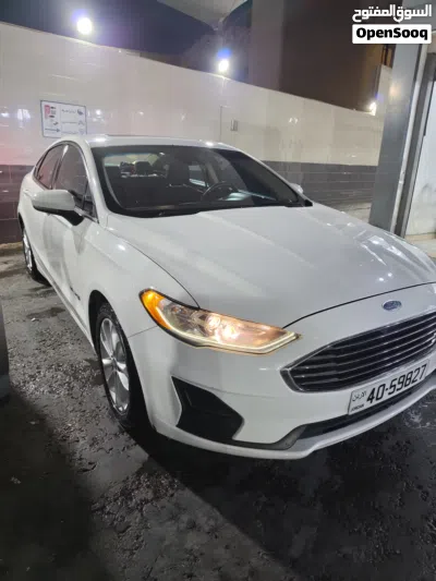 Ford Fusion SE 2