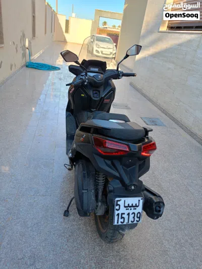 فيسبا GTS Super 300 2