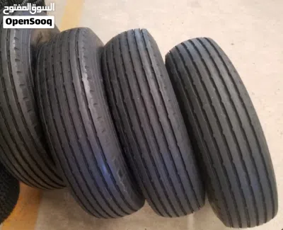 اطارات 900بالون اصليه بو جمل استخدام خفيف. مركبهم. اقل من 5اشهر للبيع الجدين فقط رنج 16 2