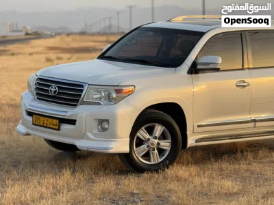 Toyota Land Cruiser VXR 2