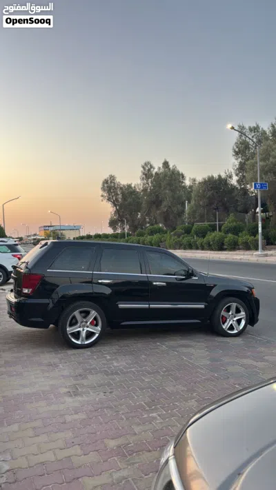 Jeep Grand Cherokee SRT 8 3
