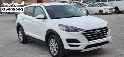 Hyundai Tucson SE 2