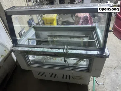 عارضه اجبان مستعمله واحد متر ويوجد متر ونص تعزيلت محل ام المتر سعرها 300 2