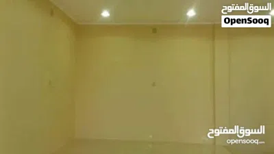 صالة على دورين في سوق المعرض قسم العطور للبيع جانب مصرف 2