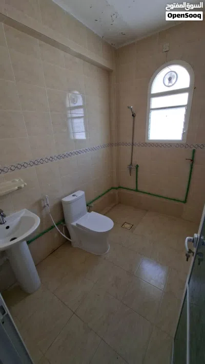 ستوديو للايجار فى الخوض studio for rent in alkhud 2