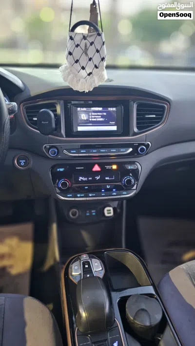 Hyundai Ioniq Standard 3