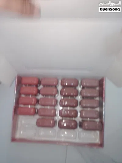 مكياج وجه وبودرة وواقي للشمس للبيع بضاعه درجه اولى ماستر من فرنسا باريس المكان طرابلس راس حسن 4