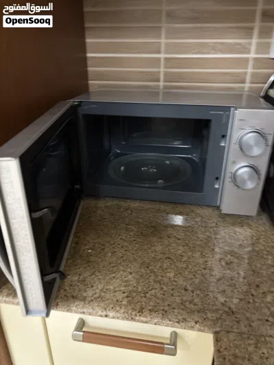 20 litre sharp microwave perfect condition used for a little only 2