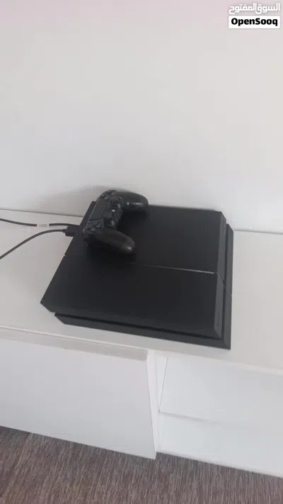 سلام عليكم سوني 4 فات للبيع مستعمل استعمال 5 شهور نضيف و مش مصلح و مش مهكر معاه ذراع وحده سعر 1200 2