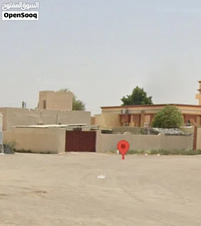 بيت البيع قريب الشارع العام 200 متر من شارع العام مؤجر 100 ريال شهريا مساحة كبيره ف الحوش جنب الشارع 2
