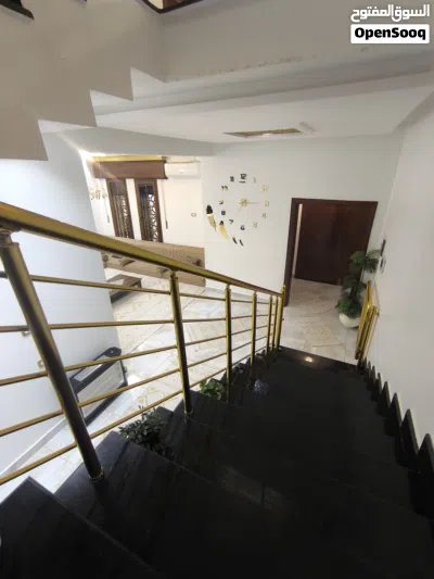 فيلا للبيع في سوق الجمعه 3