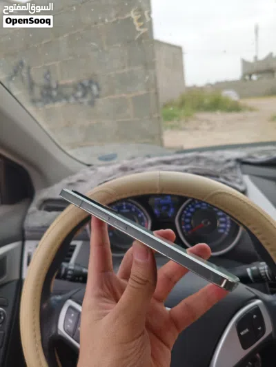 شاومي 13 العادي الرام 12+256/12 نظيف 4
