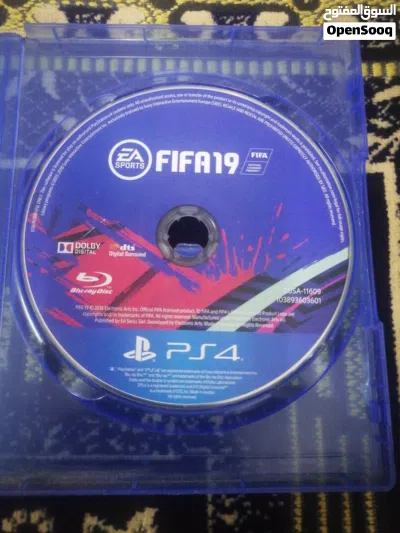 سوني فور مستعمله شهر والقيمه 100ريال مع الاجهزه وشريط فيفا 2019 4